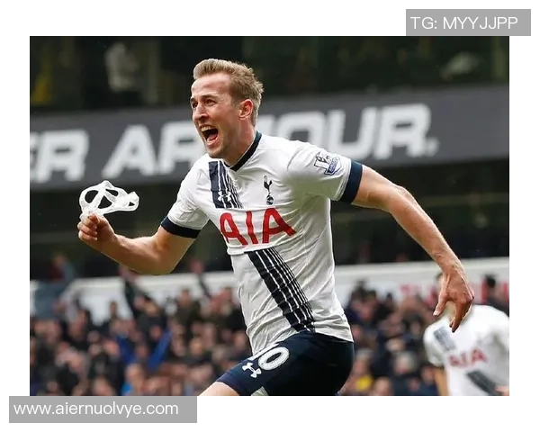 足球明星面具硅胶创意设计与展示让你领略球场魅力与个性风采