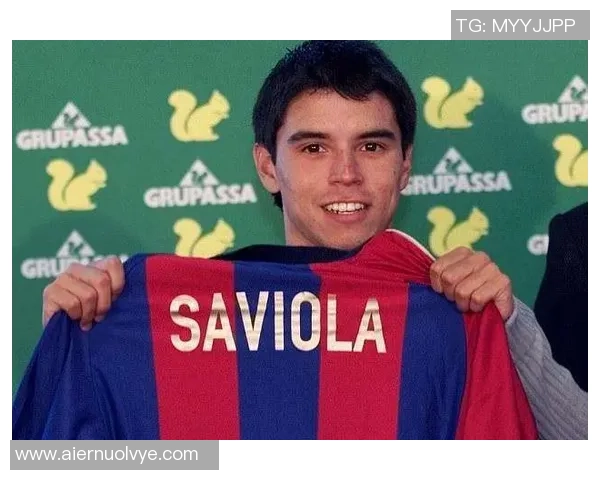 从足球明星童年照看他们的成长轨迹与梦想启航之路