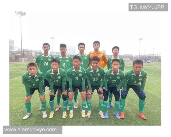 西安足球队在全国足球配合排行榜中荣登第十名展现出色团队实力与协作精神 西安足球队在全国足球配合排行榜中荣登第十名展现出色团队实力与协作精神